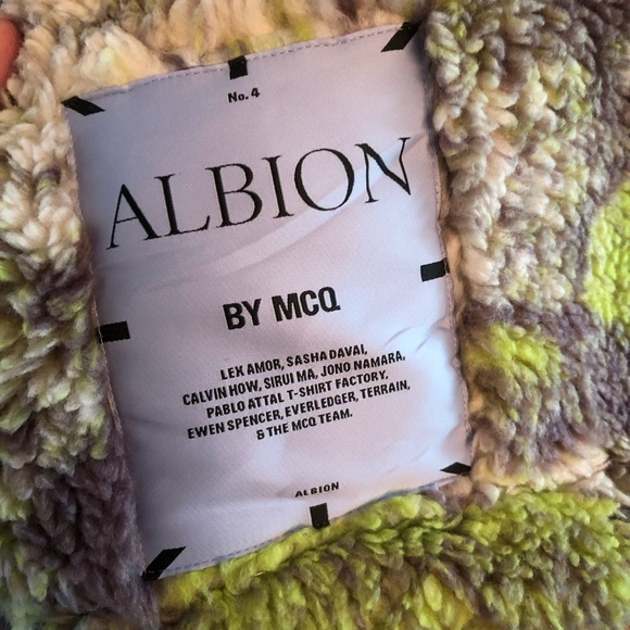 MCQ Alexander McQueen Multicolor Sherpa Fleece Half-Zip Sweater - Picture 5 of 11